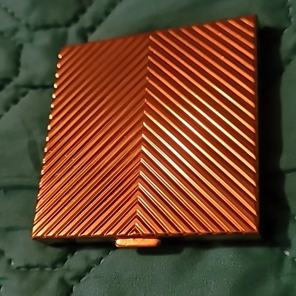 NEW Vintage Goldtone Geometric Design Volupté U.S.A. Makeup Compact With Powder!